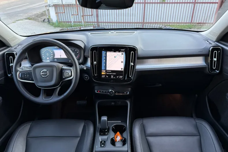 Volvo XC40 din 2021 cu 51.706 km - oferta VOL245693 - foto 4