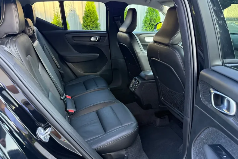 Volvo XC40 din 2021 cu 51.706 km - oferta VOL245693 - foto 5