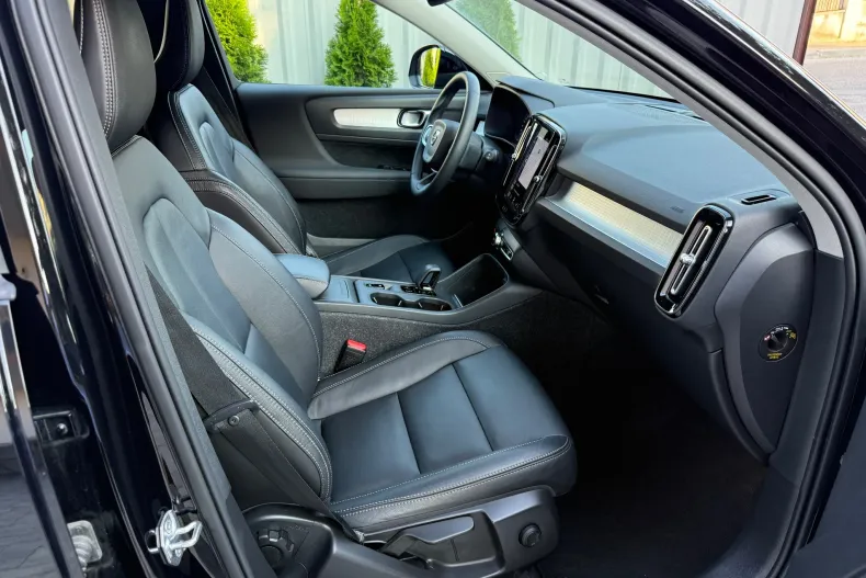 Volvo XC40 din 2021 cu 51.706 km - oferta VOL245693 - foto 17