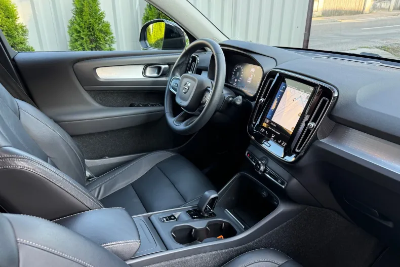 Volvo XC40 din 2021 cu 51.706 km - oferta VOL245693 - foto 18