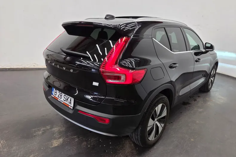 Volvo XC40 din 2021 cu 58.381 km - oferta VOL245714 - foto 2