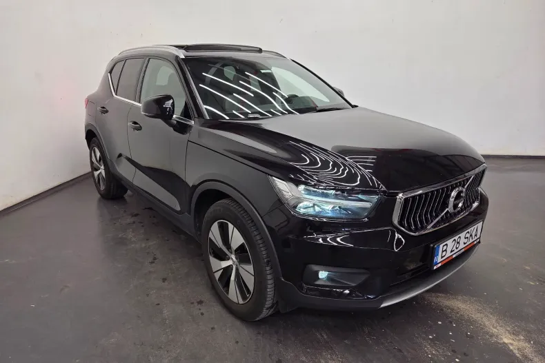 Volvo XC40 din 2021 cu 58.381 km - oferta VOL245714 - foto 3
