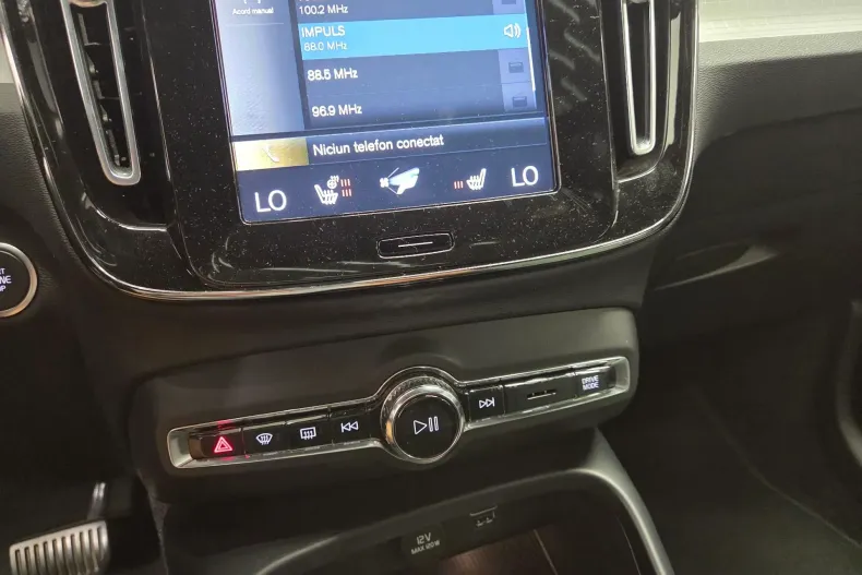 Volvo XC40 din 2021 cu 58.381 km - oferta VOL245714 - foto 6