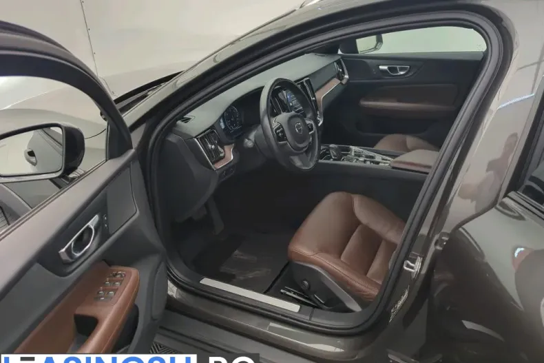 Volvo V60 din 2021 cu 79.252 km - oferta VOL245716 - foto 4