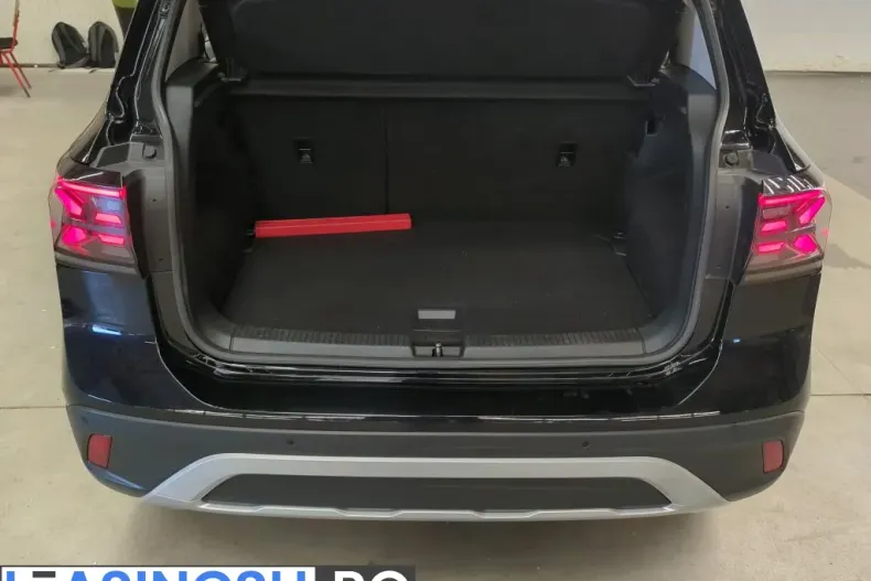 Volkswagen T-Cross din 2024 cu 37.383 km - oferta VOL245717 - foto 7