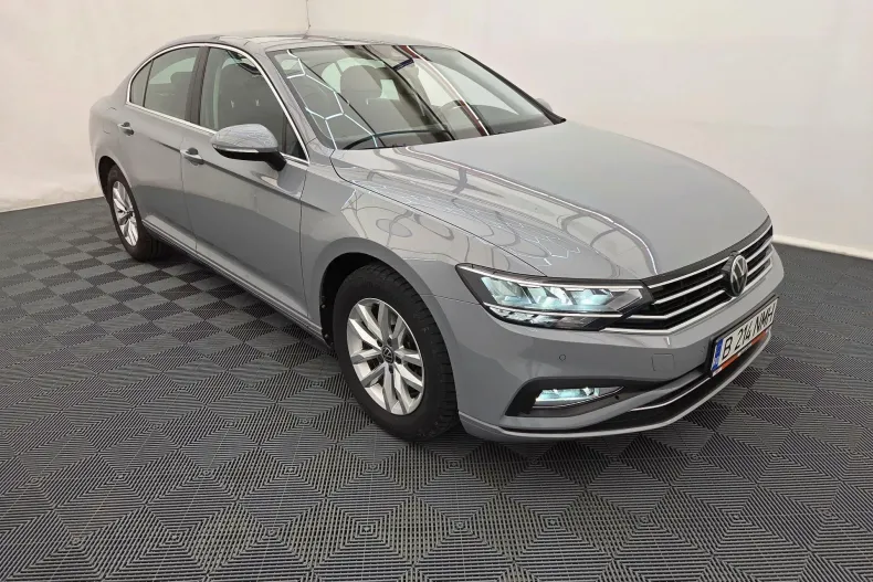 Volkswagen Passat din 2022 cu 54.339 km - oferta VOL245718 - foto 4