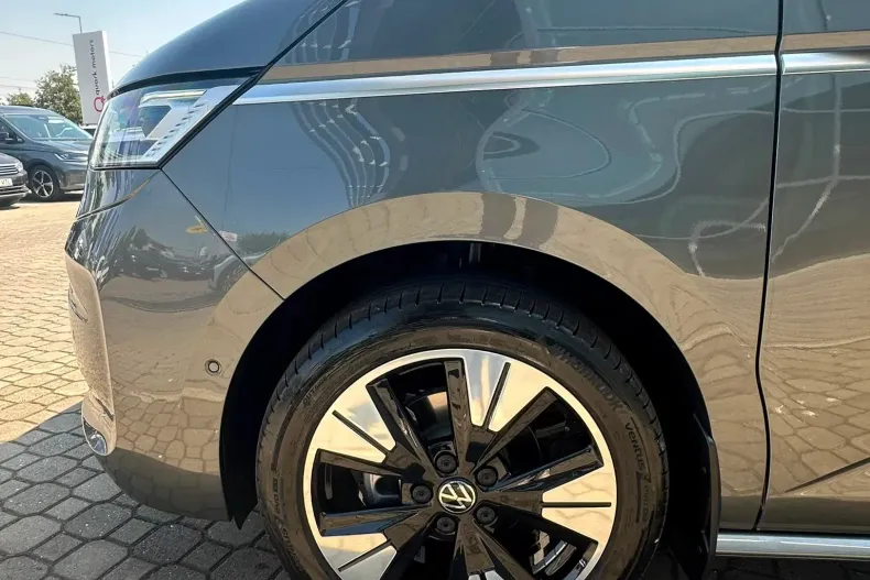 Volkswagen Multivan din 2026 cu 2 km - oferta VOL245720 - foto 3