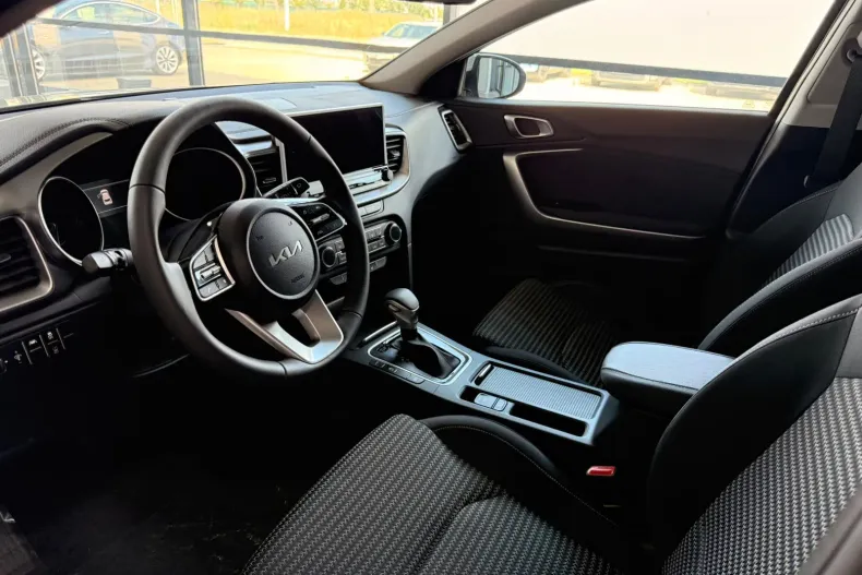 Kia XCeed din 2025 cu 1 km - oferta KIA245721 - foto 8