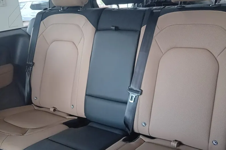 Land Rover Defender din 2025 cu 1 km - oferta LAN245730 - foto 4
