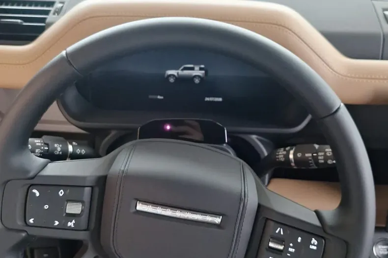 Land Rover Defender din 2025 cu 1 km - oferta LAN245730 - foto 12