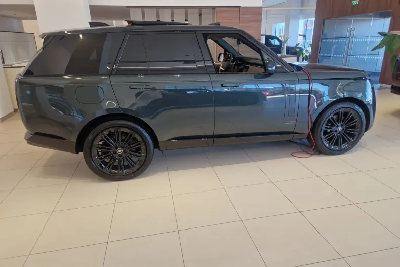 Land Rover Range Rover din 2025 cu 1 km - oferta LAN245732 - foto 4