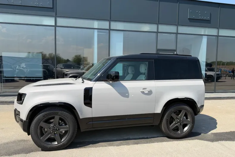 Land Rover Defender din 2025 cu 3.500 km - oferta LAN245734 - foto 6