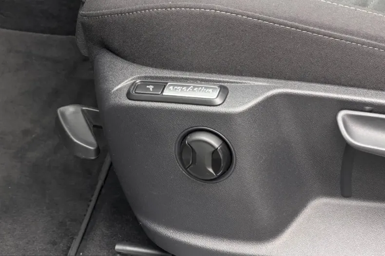 Volkswagen Tiguan din 2023 cu 65.000 km - oferta VOL245757 - foto 47