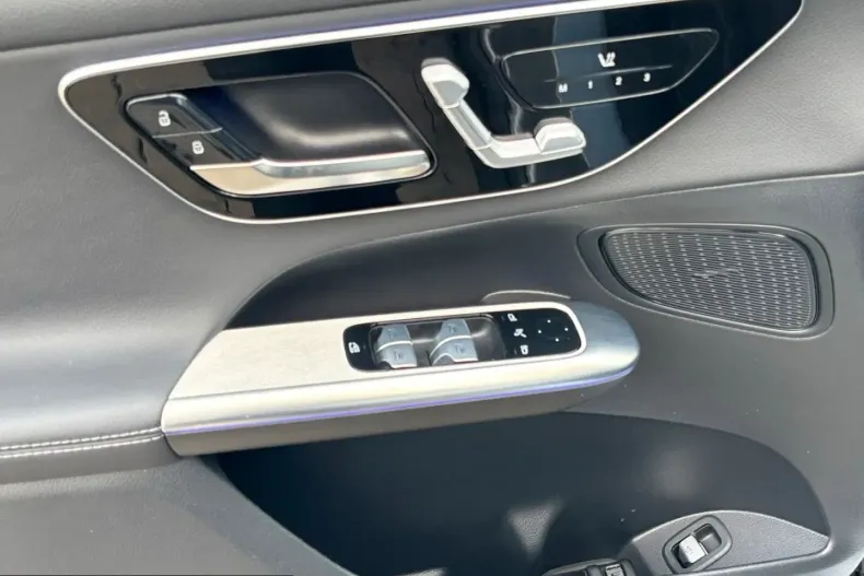 Mercedes-Benz GLC 220 (Clasa GLC) din 2025 cu 12.500 km - oferta MER245759 - foto 14