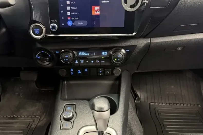 Toyota Hilux din 2025 cu 50.000 km - oferta TOY245762 - foto 13
