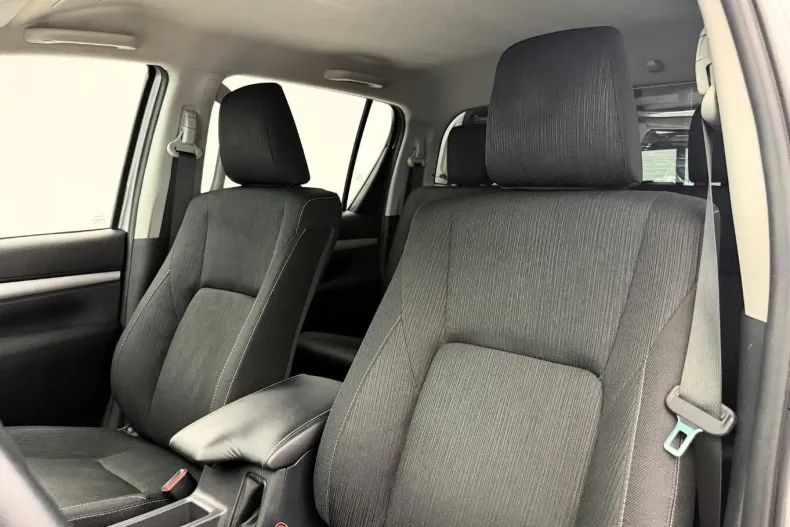 Toyota Hilux din 2025 cu 50.000 km - oferta TOY245762 - foto 18