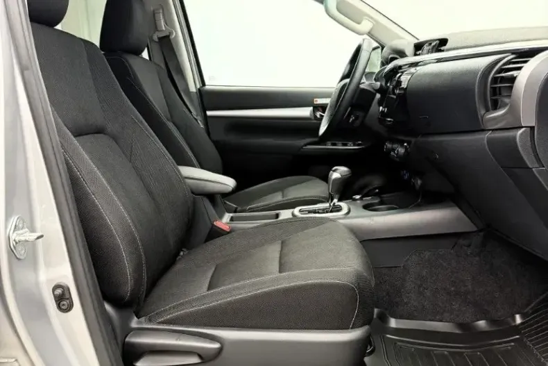 Toyota Hilux din 2025 cu 50.000 km - oferta TOY245762 - foto 19