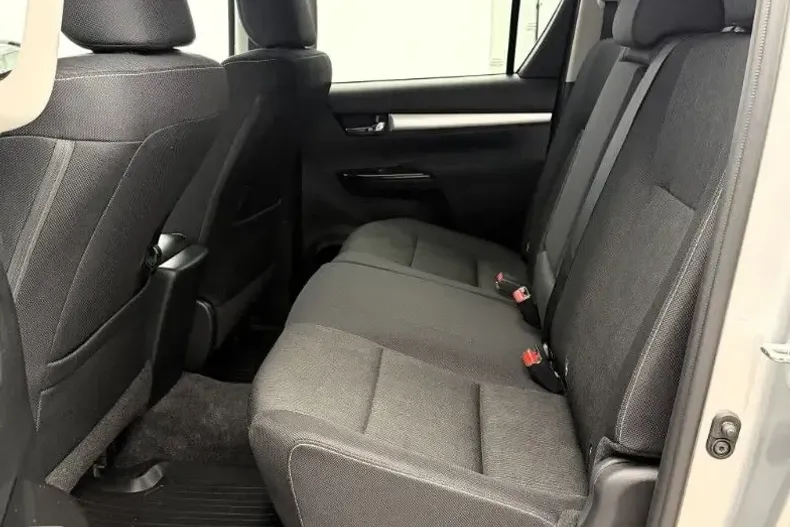 Toyota Hilux din 2025 cu 50.000 km - oferta TOY245762 - foto 20