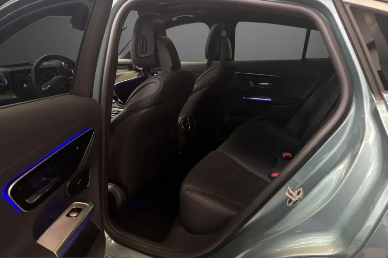 Mercedes-Benz GLC 400 (Clasa GLC) din 2024 cu 6.039 km - oferta MER245772 - foto 6