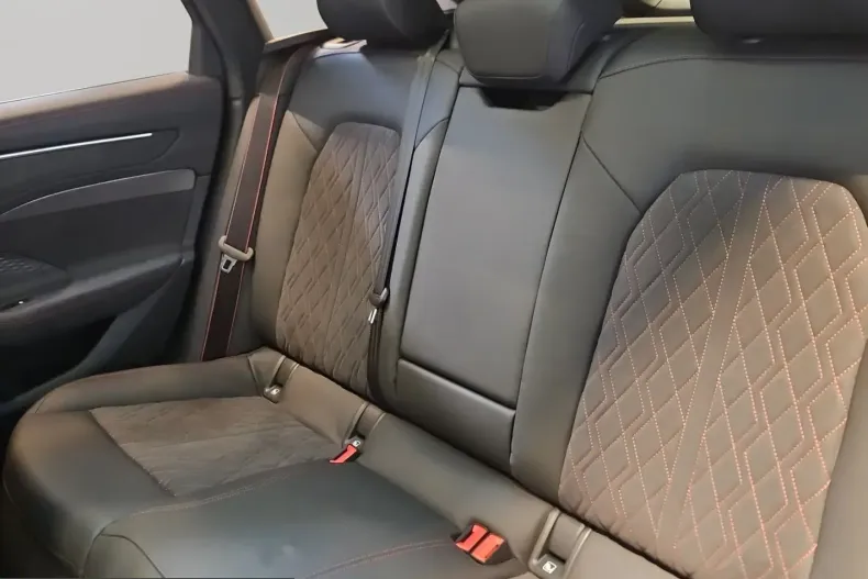 Audi A6 din 2025 cu 13.900 km - oferta AUD245785 - foto 13