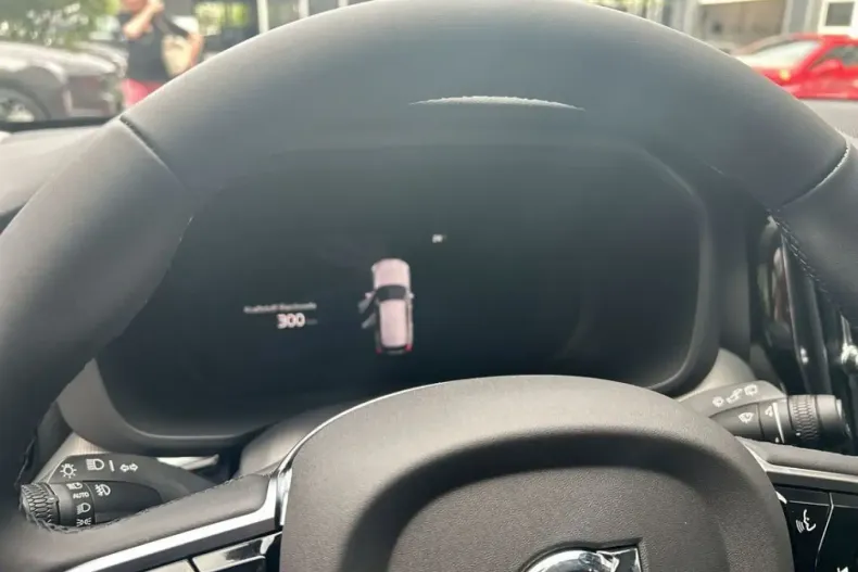 Volvo XC60 din 2025 cu 14.219 km - oferta VOL245795 - foto 10