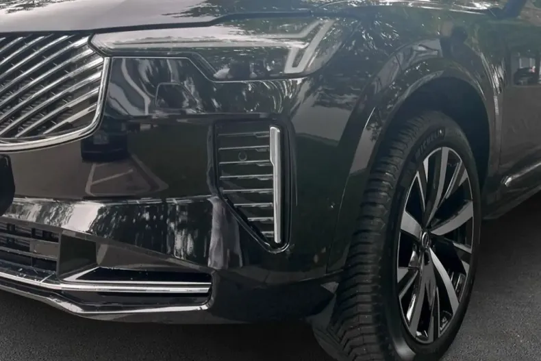 Volvo XC90 din 2025 cu 14.753 km - oferta VOL245796 - foto 4