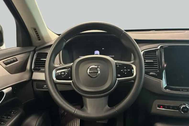 Volvo XC90 din 2023 cu 55.802 km - oferta VOL245797 - foto 12
