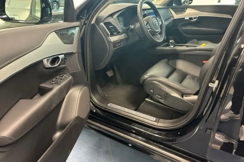 Volvo XC90 din 2023 cu 55.802 km - oferta VOL245797 - foto 19