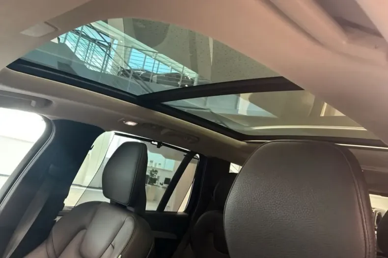 Volvo XC90 din 2023 cu 55.802 km - oferta VOL245797 - foto 21