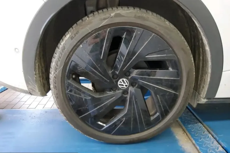 Volkswagen ID.4 din 2023 cu 31.937 km - oferta VOL245798 - foto 5
