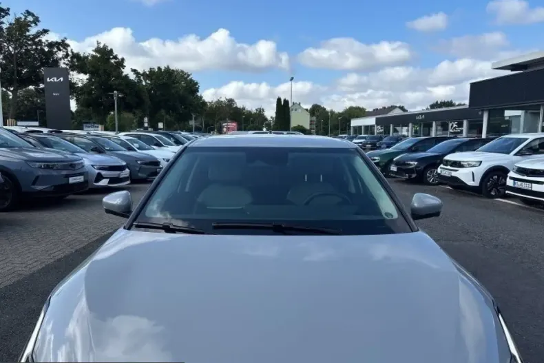 Kia EV4 din 2025 cu 5.800 km - oferta KIA245799 - foto 14