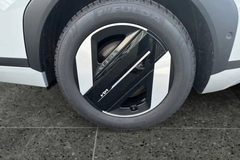Kia EV4 din 2025 cu 5.800 km - oferta KIA245799 - foto 17