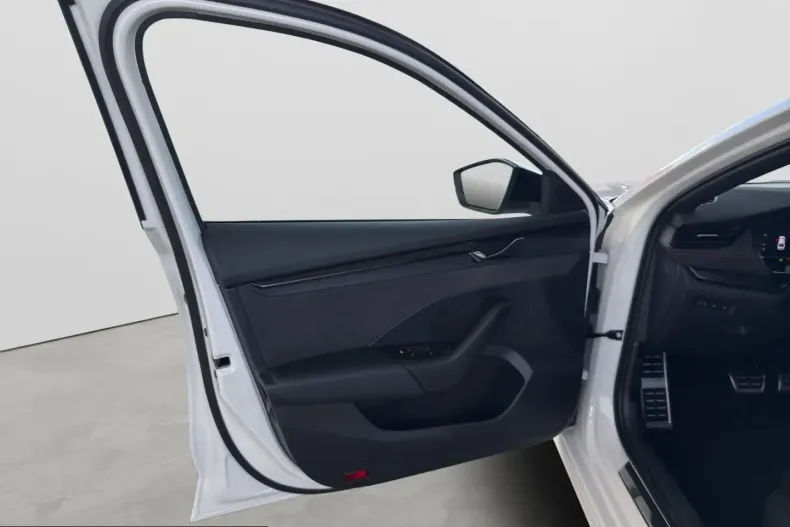 Skoda Octavia din 2023 cu 29.900 km - oferta SKO245809 - foto 11