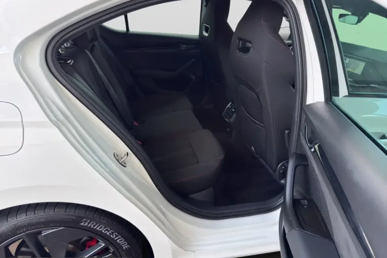 Skoda Octavia din 2023 cu 29.900 km - oferta SKO245809 - foto 18