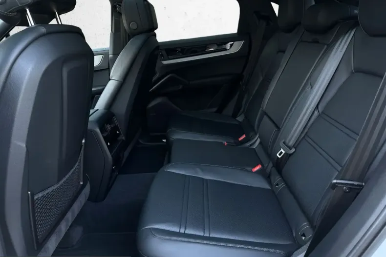 Porsche Cayenne din 2025 cu 18.700 km - oferta POR245815 - foto 8