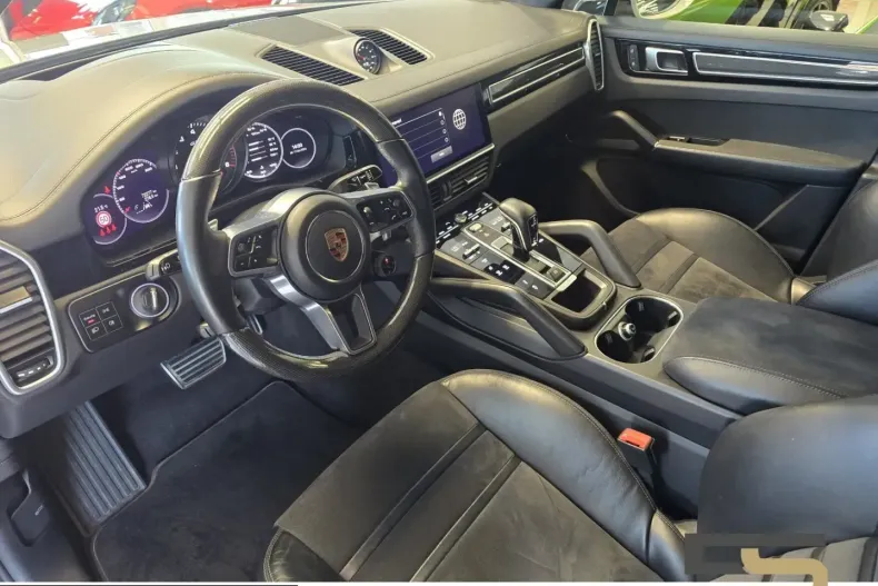 Porsche Cayenne din 2023 cu 71.986 km - oferta POR245817 - foto 6
