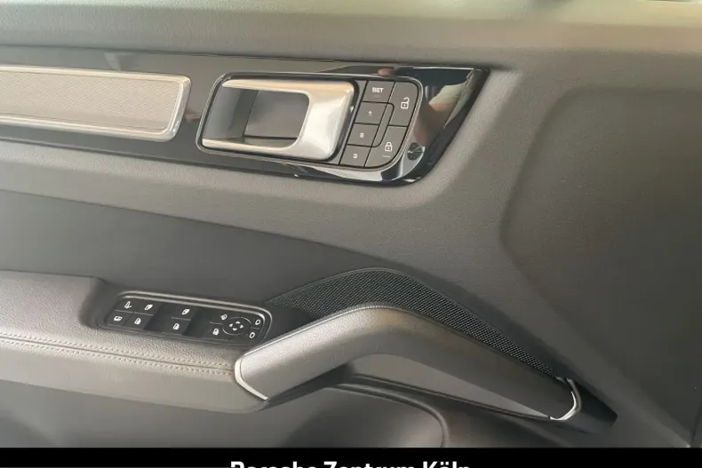 Porsche Cayenne din 2023 cu 20.280 km - oferta POR245818 - foto 19