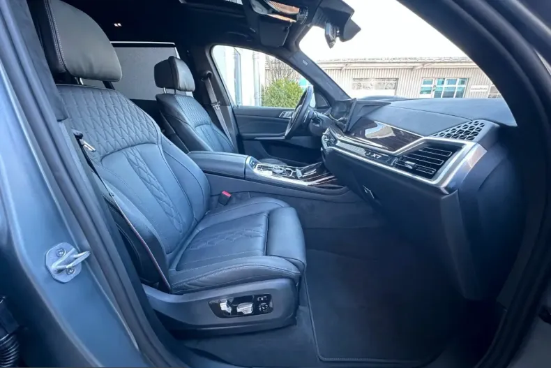 BMW X7 (Seria X) din 2025 cu 8.550 km - oferta BMW245830 - foto 31