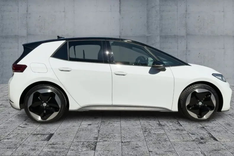 Volkswagen ID.3 din 2025 cu 2.015 km - oferta VOL245831 - foto 7