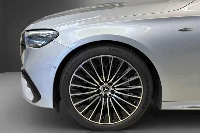 Mercedes-Benz E 300 (Clasa E) din 2025 cu 24.430 km - oferta MER245840 - foto 4