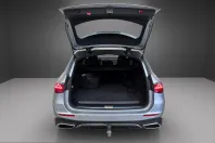 Mercedes-Benz E 300 (Clasa E) din 2025 cu 24.430 km - oferta MER245840 - foto 12