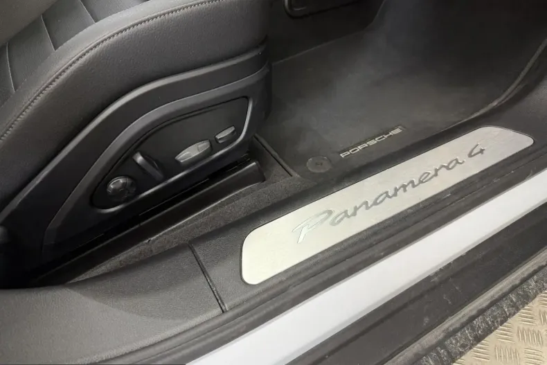 Porsche Panamera din 2024 cu 20.100 km - oferta POR245861 - foto 24