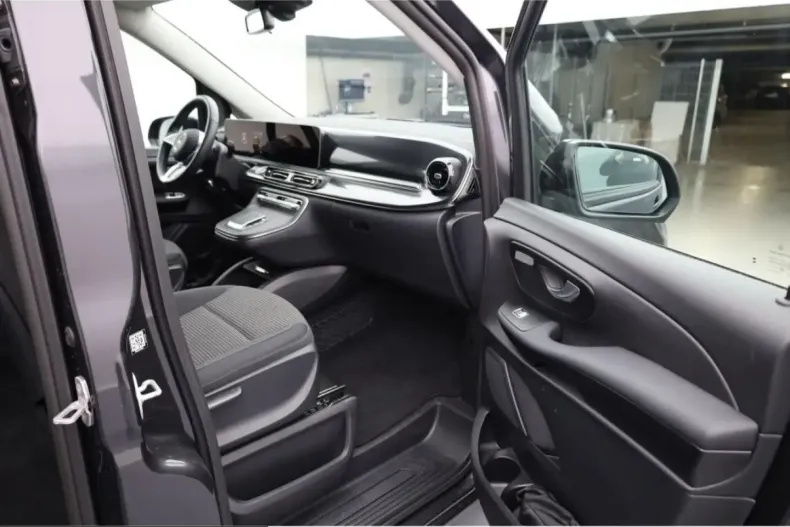 Mercedes-Benz V 220 (Clasa V) din 2024 cu 26.250 km - oferta MER245866 - foto 24