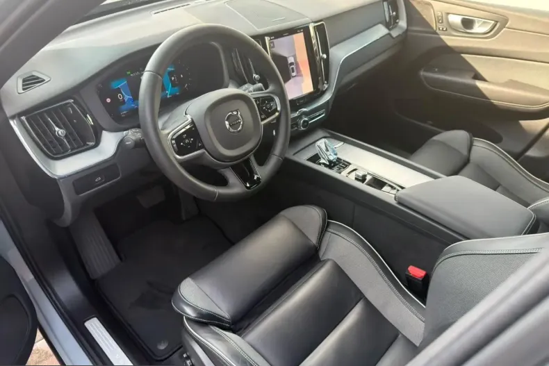 Volvo XC60 din 2024 cu 56.390 km - oferta VOL245873 - foto 12