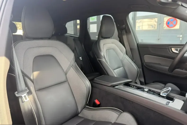Volvo XC60 din 2024 cu 56.390 km - oferta VOL245873 - foto 15