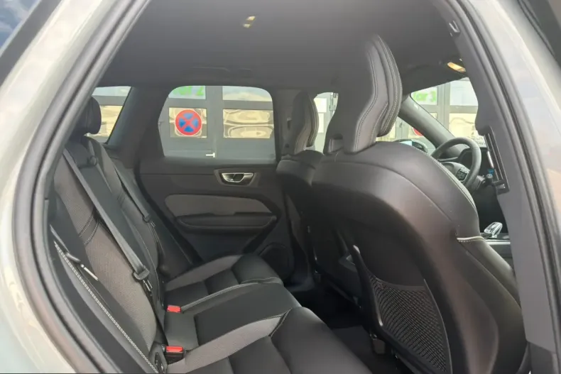 Volvo XC60 din 2024 cu 56.390 km - oferta VOL245873 - foto 16