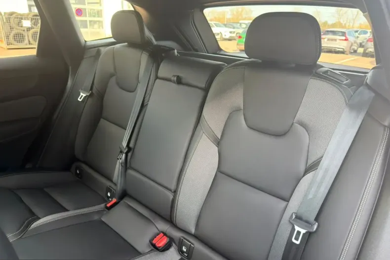Volvo XC60 din 2024 cu 56.390 km - oferta VOL245873 - foto 17