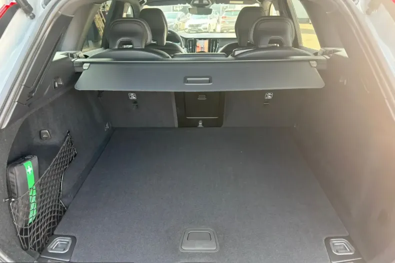 Volvo XC60 din 2024 cu 56.390 km - oferta VOL245873 - foto 18