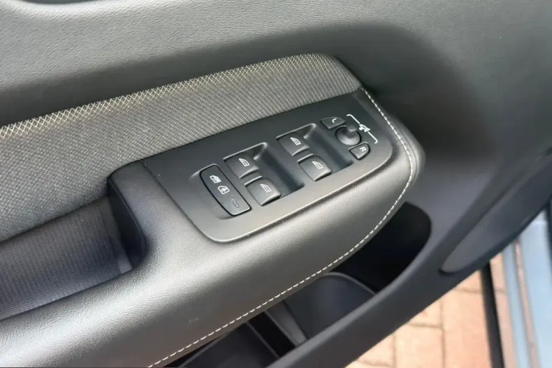 Volvo XC60 din 2024 cu 56.390 km - oferta VOL245873 - foto 30