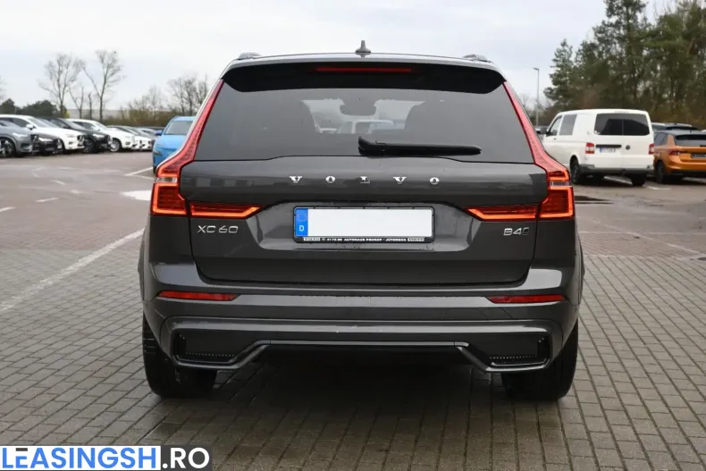 Volvo XC60 din 2024 cu 10.730 km - oferta VOL245874 - foto 4